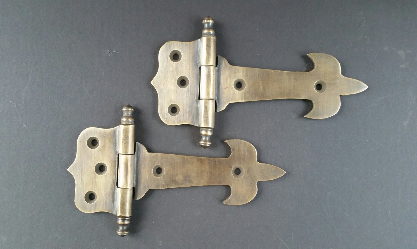 2 x Antique Style Brass French Fleur de Lis Finial Tip Door, Cabinet Hinges, Door Hinges, Kitchen Reno Hardware 4 3/4". Unlaquered. #Z28