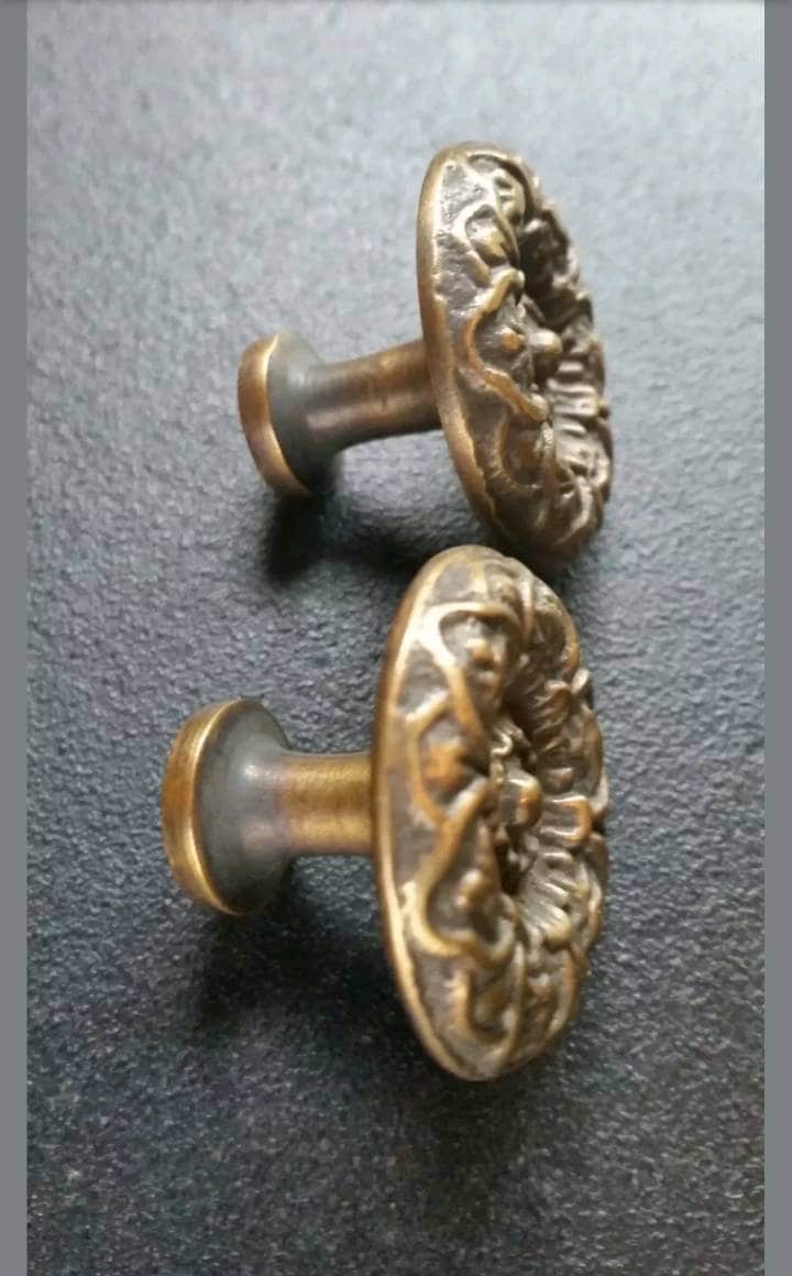 8 x Antique Style Solid Brass Decorative ROUND KNOBS Ornate FLORAL Classic design 1-1/4" dia. #K25