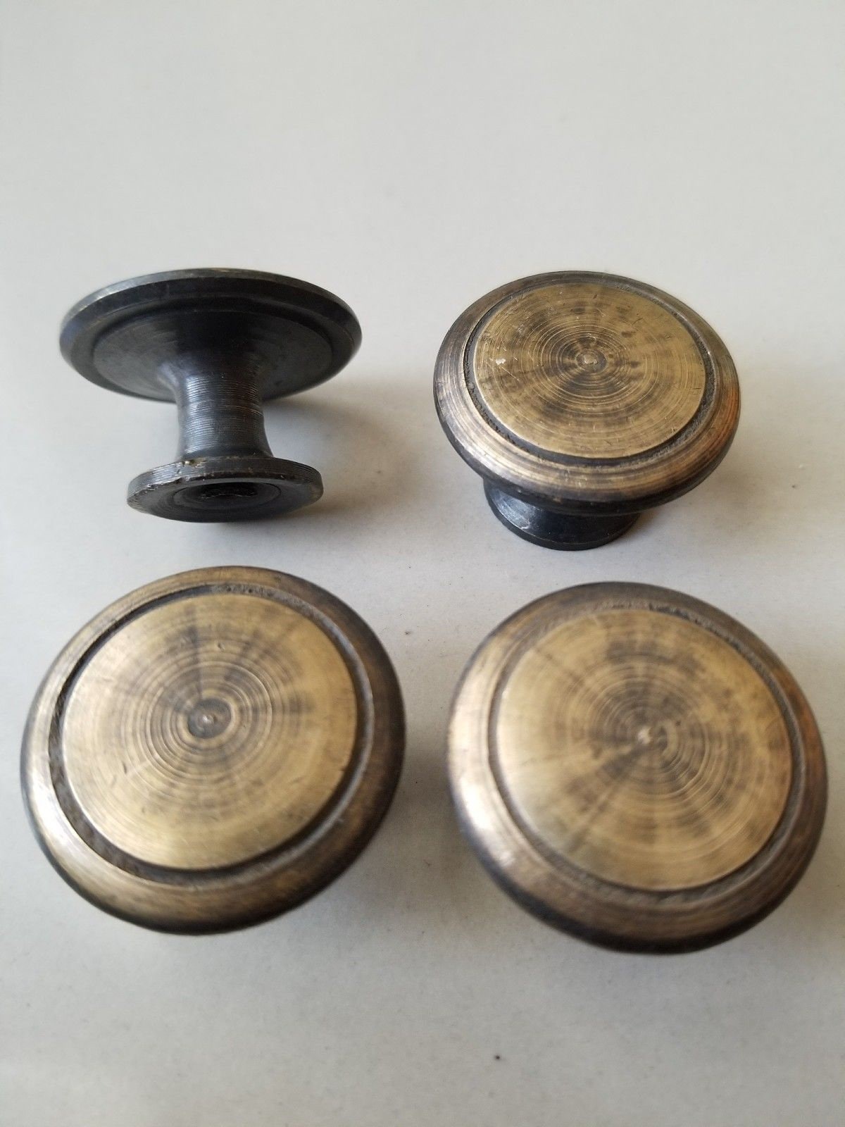 8 x Brass knobs #K21