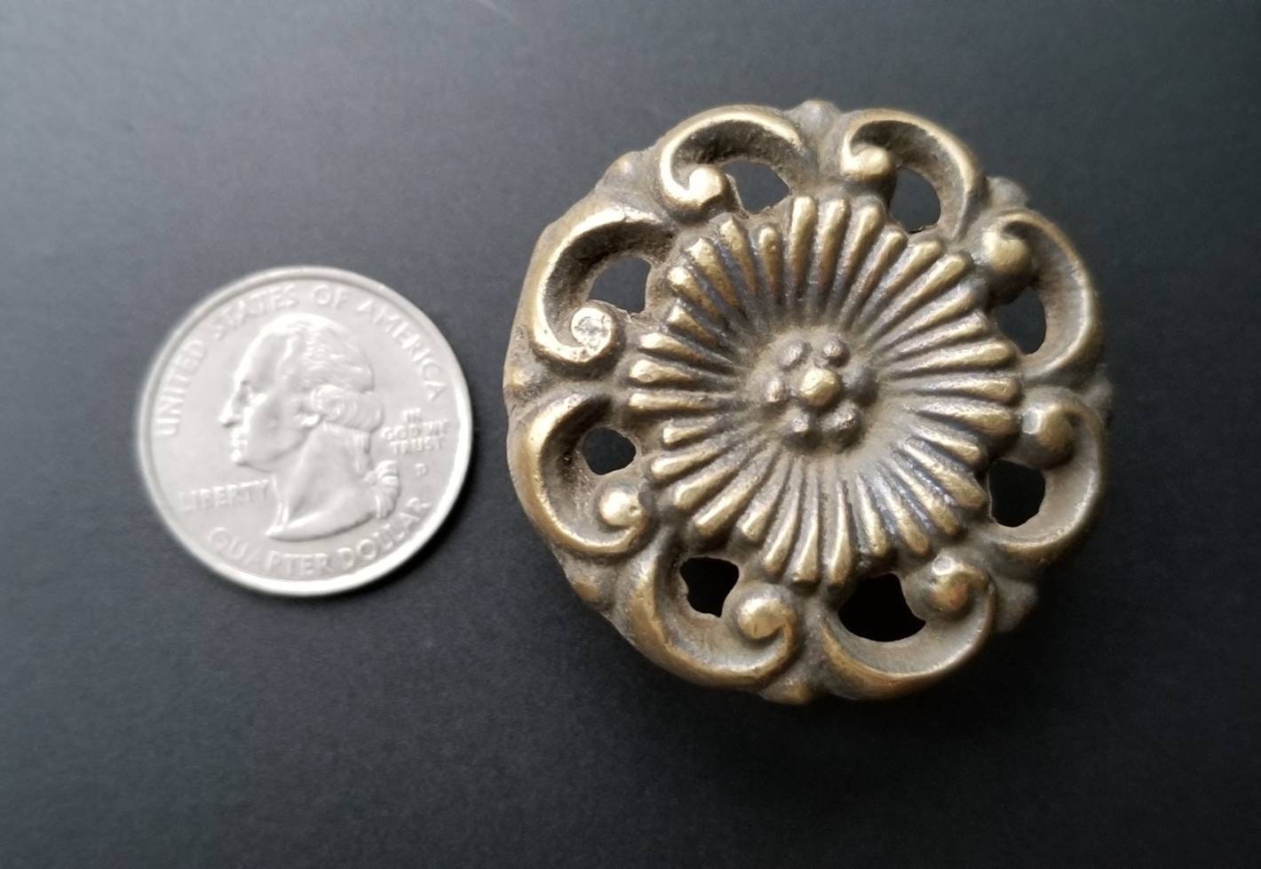 2 x Antique Vintage Style French Provincial Brass Floral Knobs Pulls Handles 1-1/2" dia. #K24