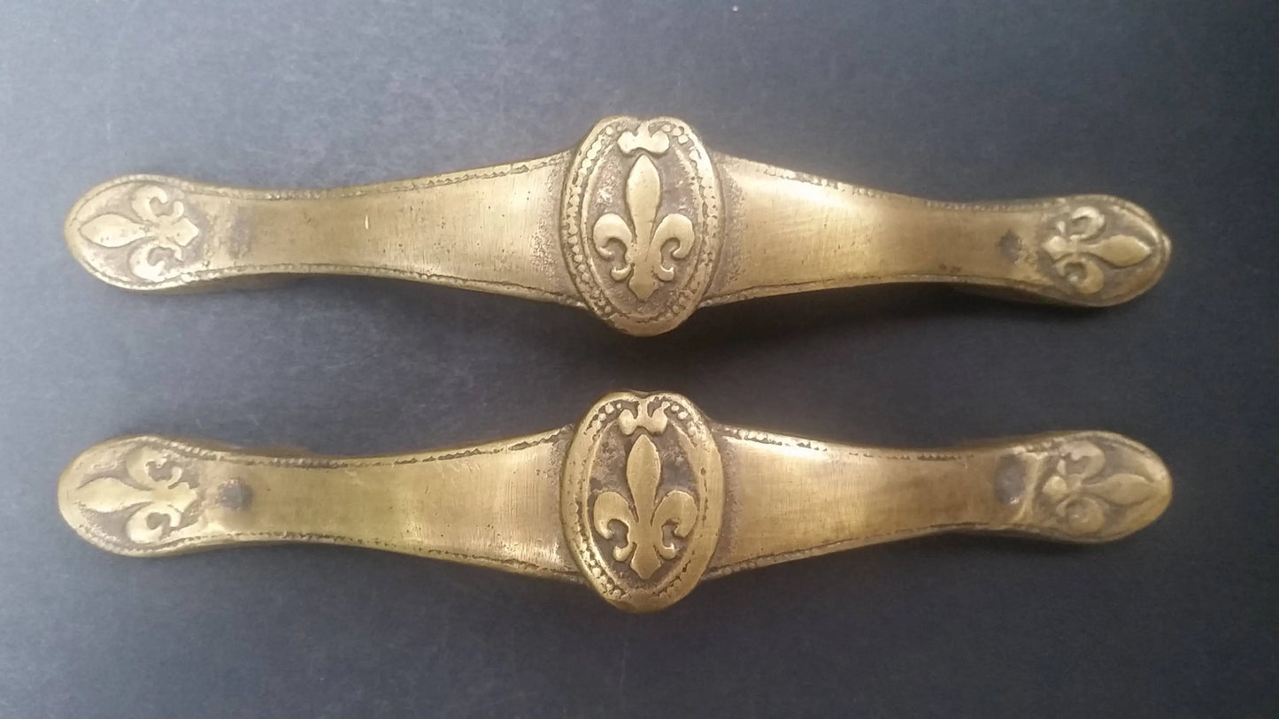 2 Fleur de Lis handles #P3