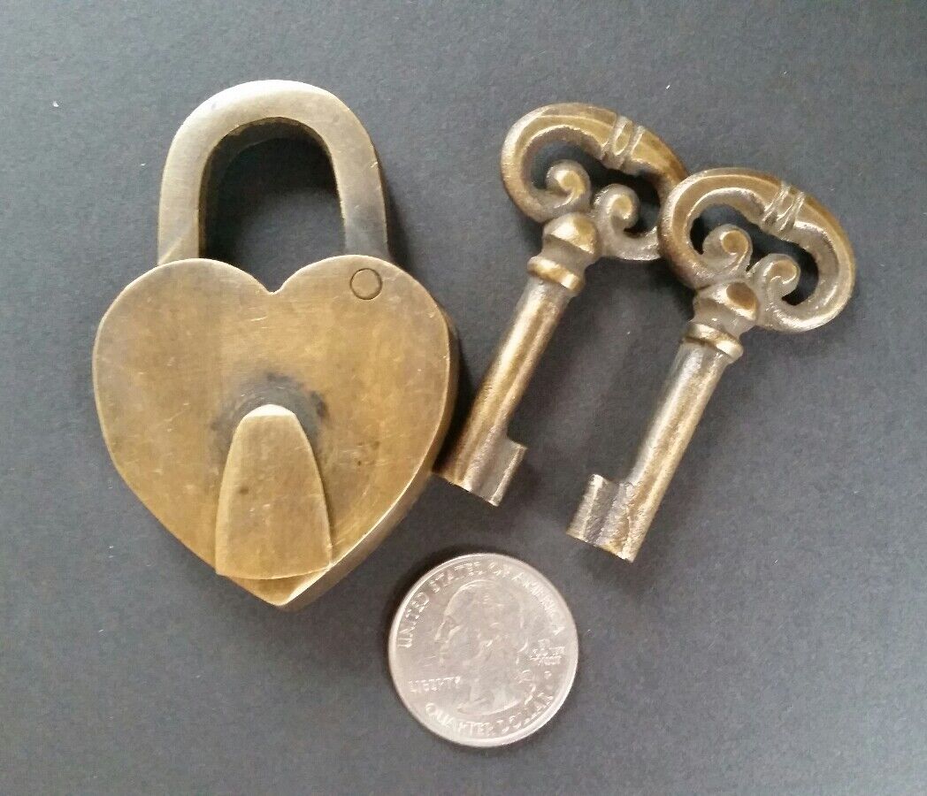 Vtg. style ♡ Love Valentine Paris HEART LOCK 2 Skeleton Keys Brass 2-3/4" #L8