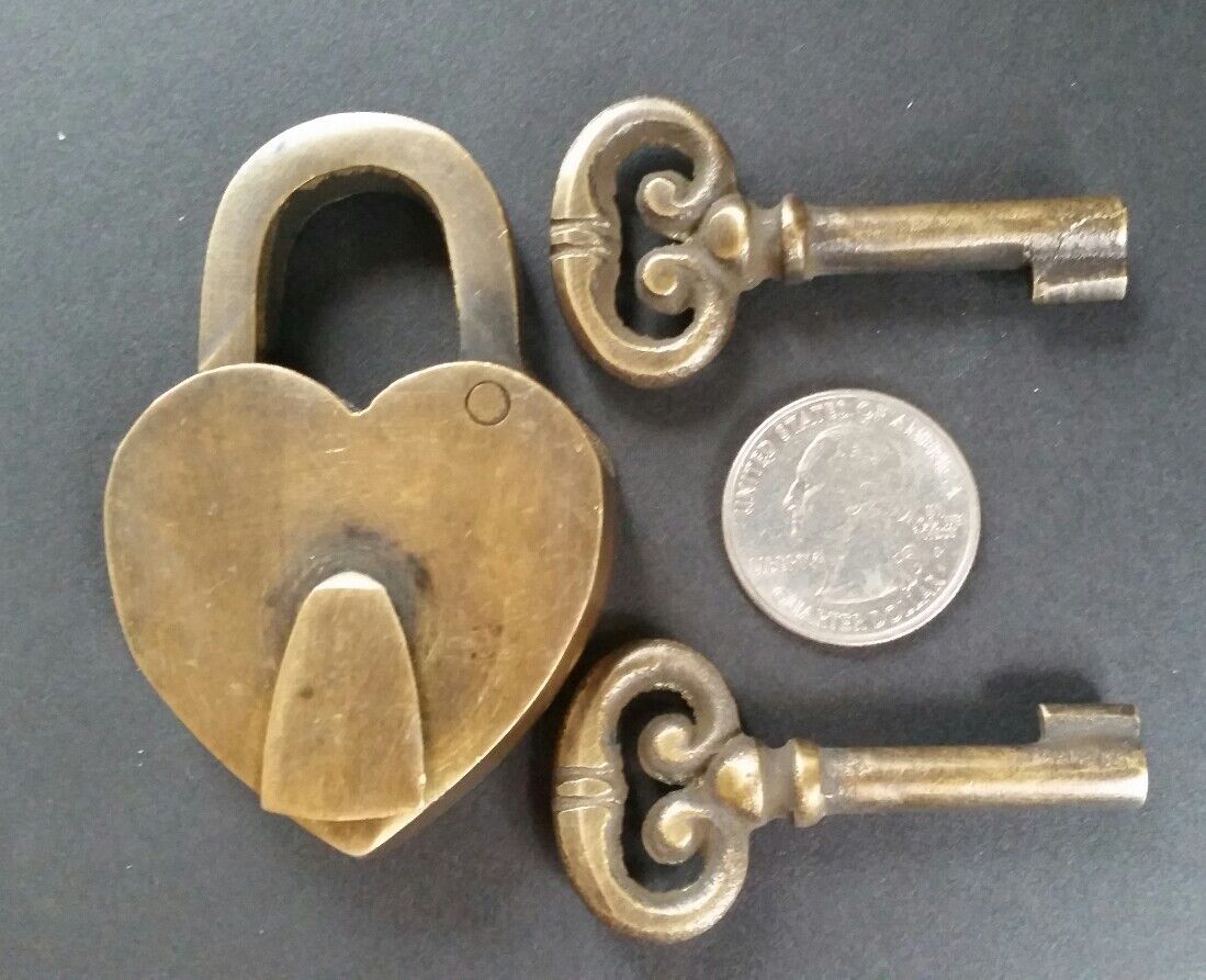 Vtg. style ♡ Love Valentine Paris HEART LOCK 2 Skeleton Keys Brass 2-3/4" #L8