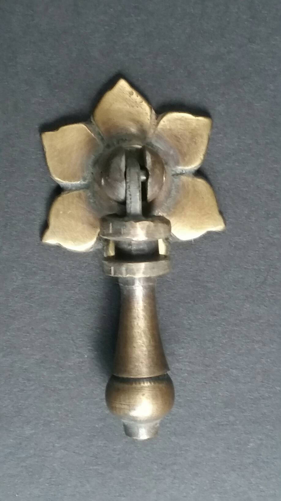 2 Antique Tear Drop Pendant Handles Pulls Knobs Floral Backplate #H4