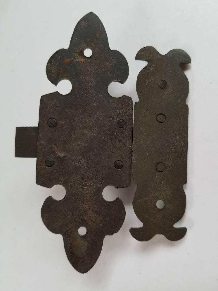 Ornate Antique Type Solid Brass Door Latch Lock Bolt Barn Gate Cabinet 4" tall #X7