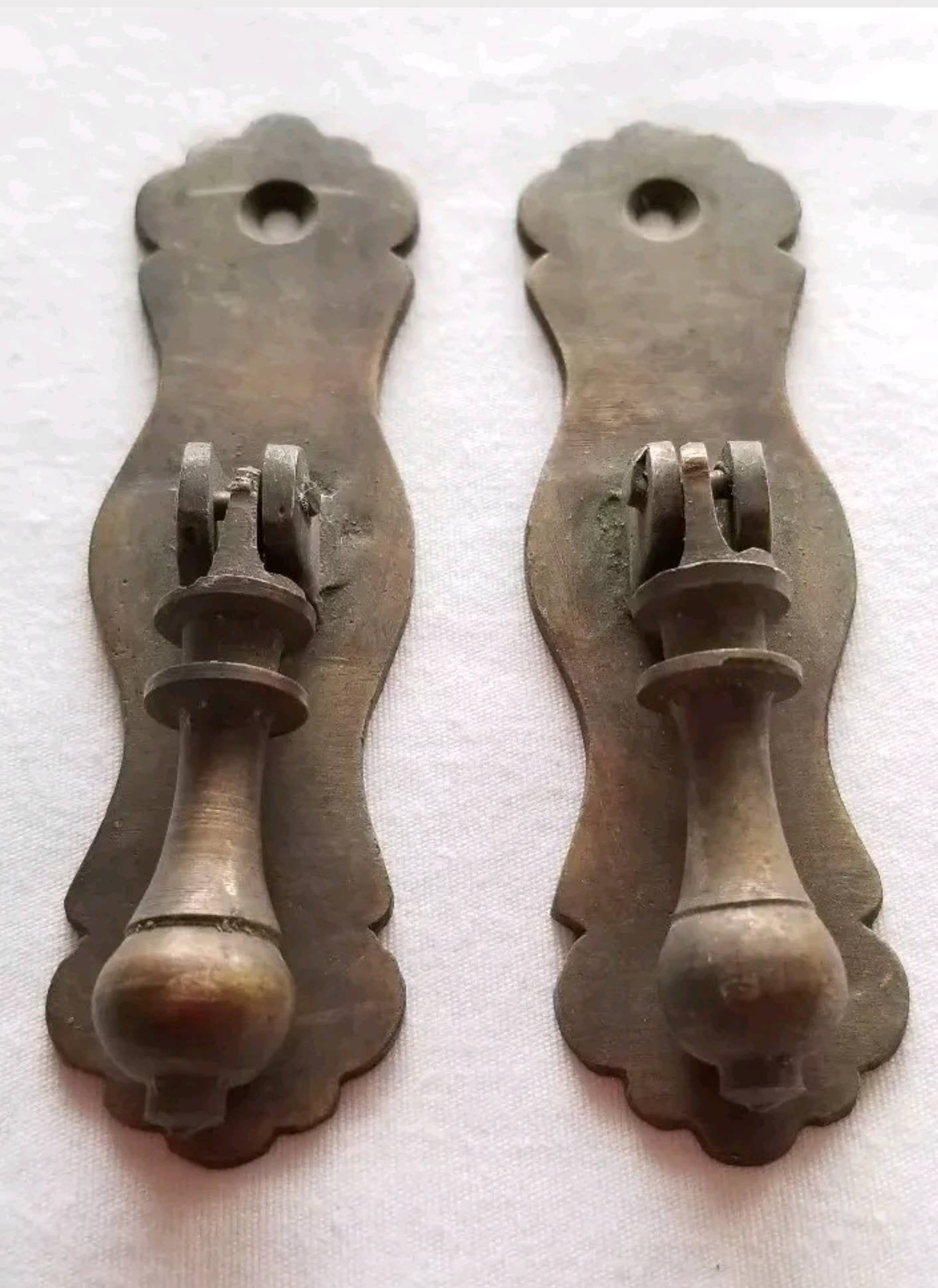 2 Antique Ornate teardrop pendant Brass Handles Drawer Pulls 3-1/2" #H2