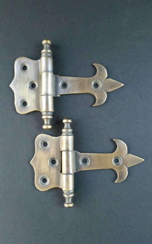 2 x Antique Brass Fleur de Lis Finial Tip Door, Cabinet, Box, Rat Tail Hinges 3 1/2" #Q1