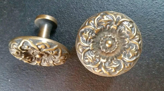 2 x Antique Style Solid Brass Decorative ROUND KNOBS Ornate FLORAL Classic design 1-1/4" dia. #K25