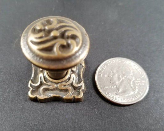 4 Ornate French Art Nouveau style brass Knobs, Handles, Pulls, Cabinet Hardware with 1" back plates .unlaquered .Cabinet,drawers kitchen #K5