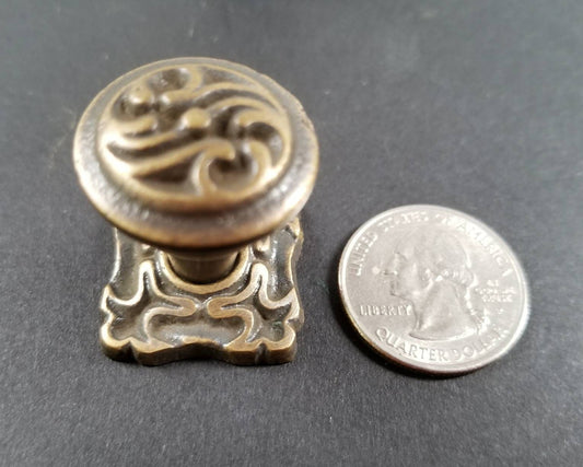 2 x Ornate French Art Nouveau style brass Knobs, Handles, Pulls, Cabinet Hardware with 1" back plate #K5