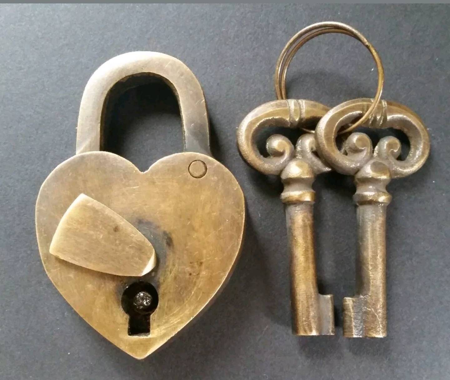 Heart Shaped Love Lock, Commitment Lock, Paris Bridge Lock, Valentine Lock with 2 Ornate Skeleton Keys Solid Quality Brass Small lock #L8.