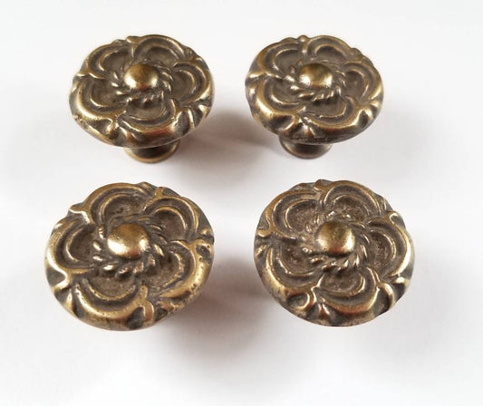 4 x Antique Vintage Style French Provincial Brass Floral Knobs Pulls Handles 1" diameter.  #K19.Unlaquered.