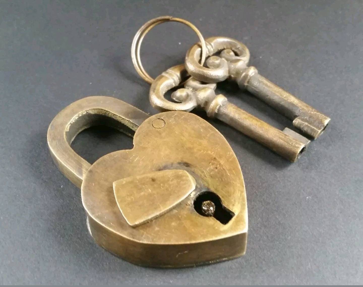 Heart Shaped Love Lock, Commitment Lock, Paris Bridge Lock, Valentine Lock with 2 Ornate Skeleton Keys Solid Quality Brass Small lock #L8.