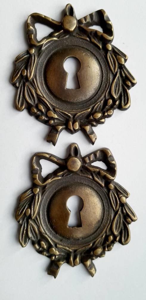 2 x Antique Style French Brass Escutcheon, Hardware Ornate Fancy Keyhole Cover,Door,Lock, Louis XIV French Country, approx 2 1/2" dia. #E12
