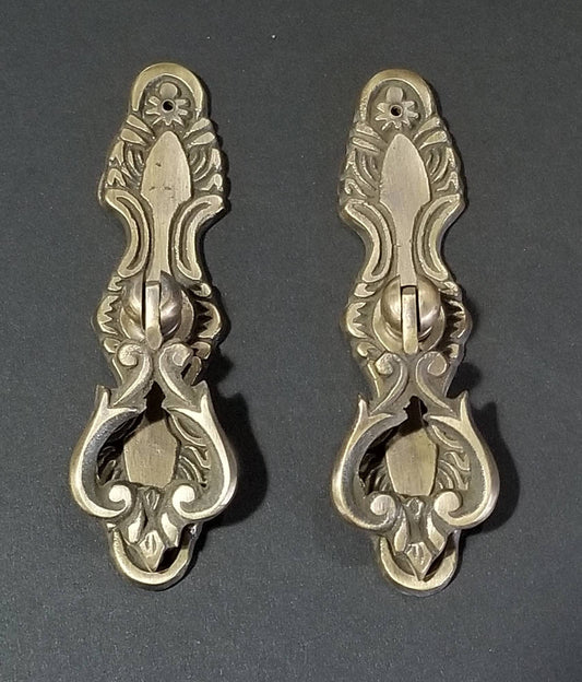 2 x Antique Style Ornate Tear Drop Pendant Solid Brass Handle Pulls w. Bolts 3-3/4" Floral Vertical or Horizontal Backplate #H9