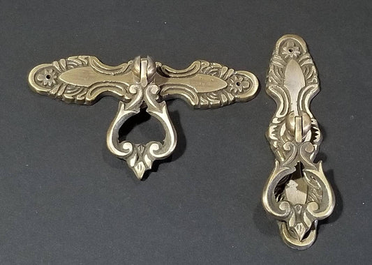 2 x Antique Style Ornate Tear Drop Pendant Solid Brass Handle Pulls w. Bolts 3-3/4" Floral Vertical or Horizontal Backplate #H9