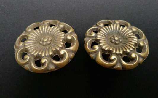 2 x Antique Vintage Style French Provincial Brass Floral Knobs Pulls Handles 1-1/2" dia. #K24