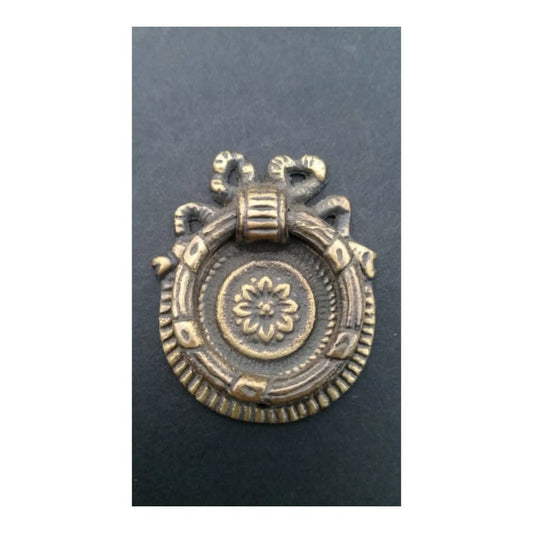 6 x Decorative Classic Laurel Leaf Ribbon Bow and Wreath round ring handles, pulls, knobs in solid brass #H23