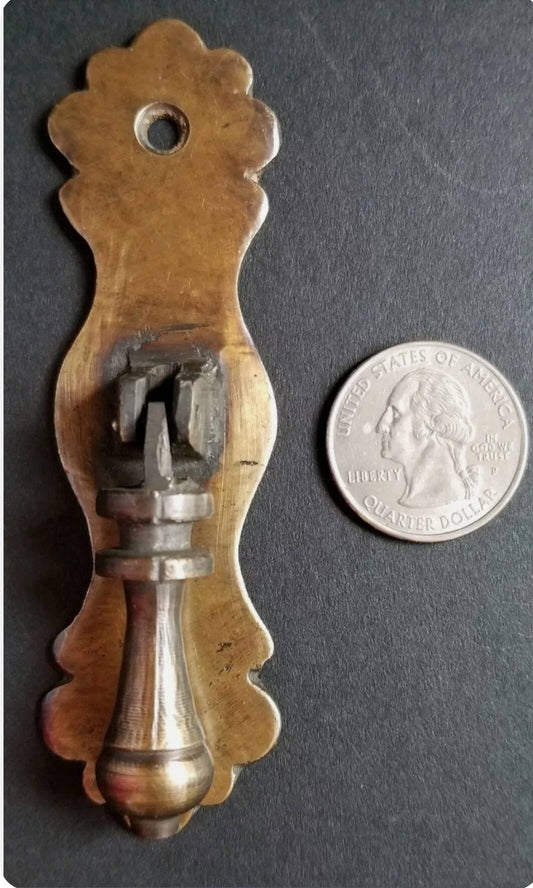 2 x Ornate teardrop pendant Brass Handles drawer pulls scalloped back 3-3/4" #H41