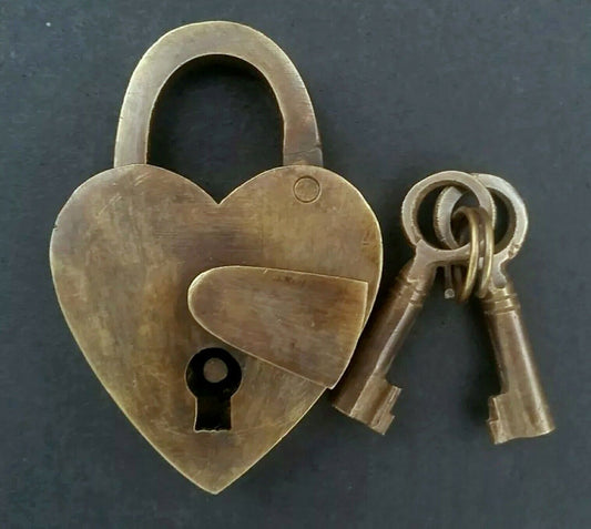 Vtg. Style ♡ Love Valentine Heart Paris PADLOCK, 2 SKELETON Keys Brass 3"t. #L3