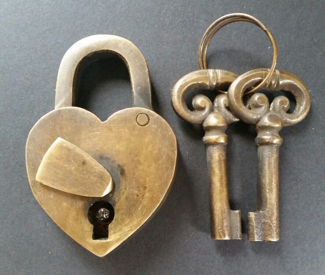 Vtg. style ♡ Love Valentine Paris HEART LOCK 2 Skeleton Keys Brass  2-3/4" #L8