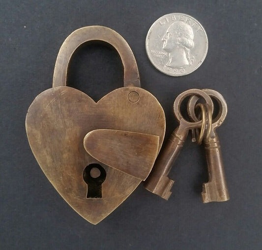 Vtg. Style ♡ Love Valentine Heart Paris PADLOCK, 2 SKELETON Keys Brass 3"t. #L3