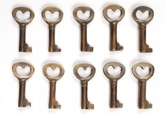 10 Unique Small Antique Vintage Style Brass HEART LOVE Keys Jewelry part. #L6